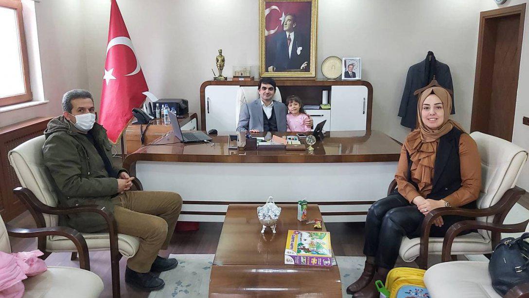 MİNİK ÖĞRENCİMİZLE KAYMAKAMIMIZI ZİYARET